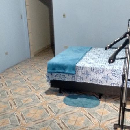 Quarto Familiar, Aeroporto กัวรูยุส ภายนอก รูปภาพ